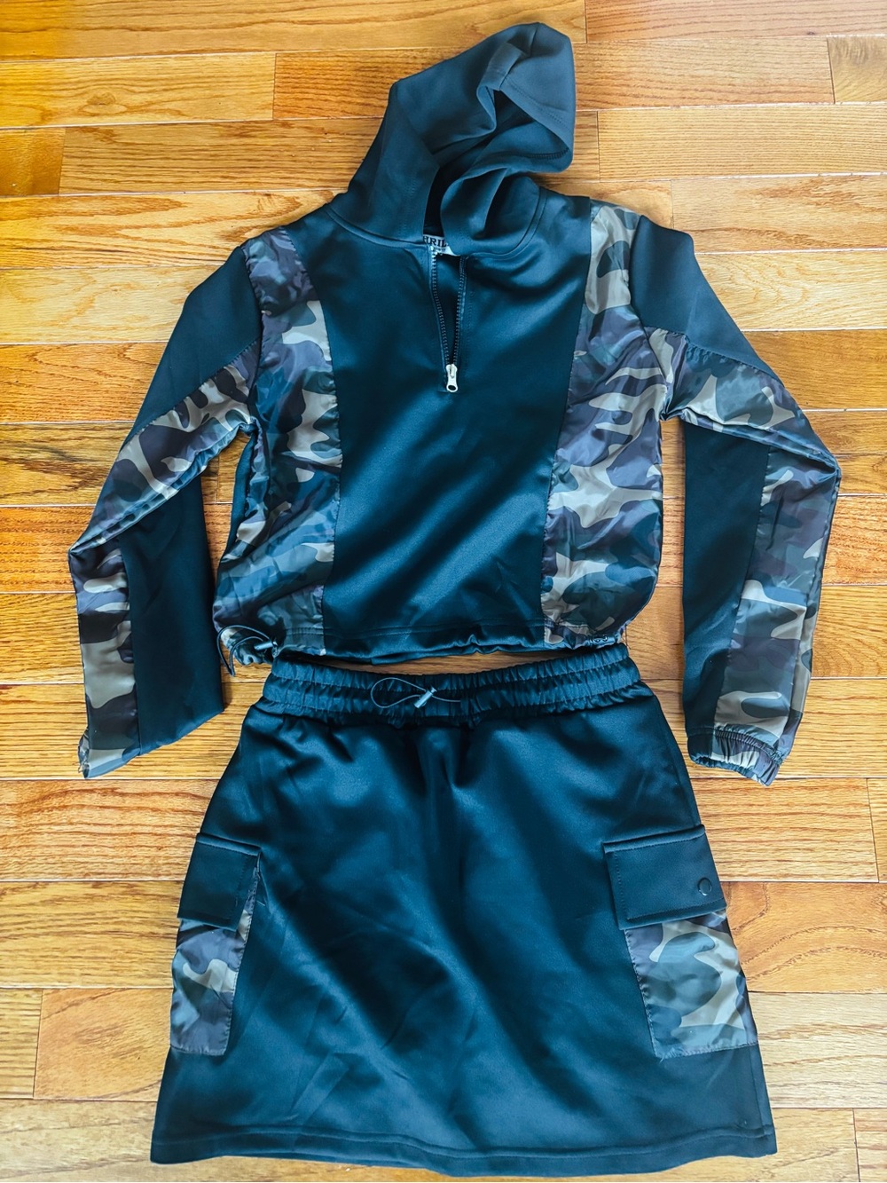 Camouflage Trim Hooded skirt Set - Black